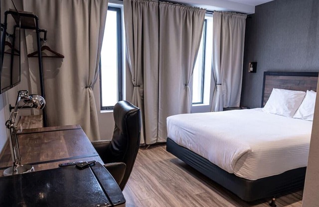 (7)Toronto Pearson (YYZ) Boutique Hotel