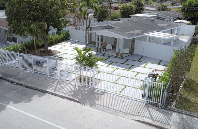 Dream Vacation House 4B/2B Miami, FL