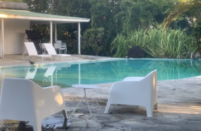 Vacaciones de ensueño en una magnífica propiedad con piscina infinita