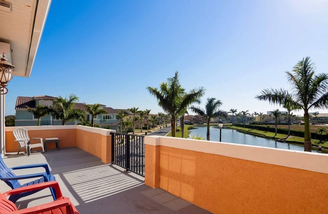 Dream Weaver - 5 BR Patio filled Oasis