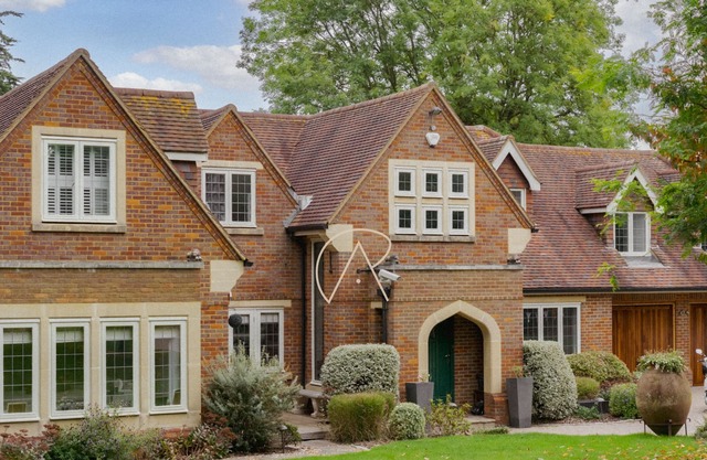 Dreamy 5-Bedroom Home in Cookham