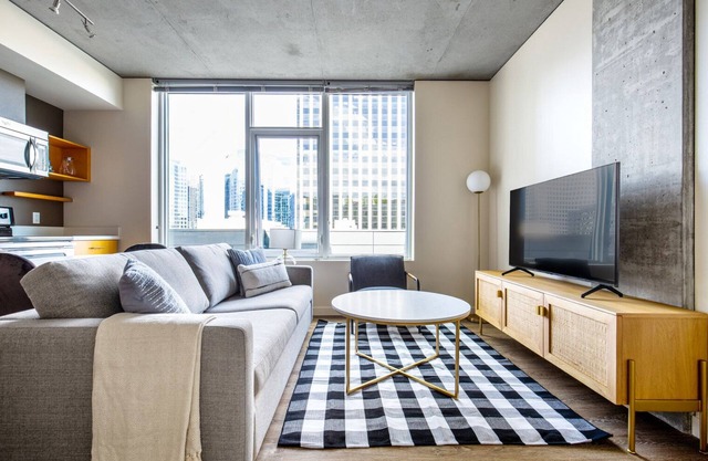 Dreamy Downtown Bellevue 1BR w/ Lounge, Gyms, near shops, by Blueground