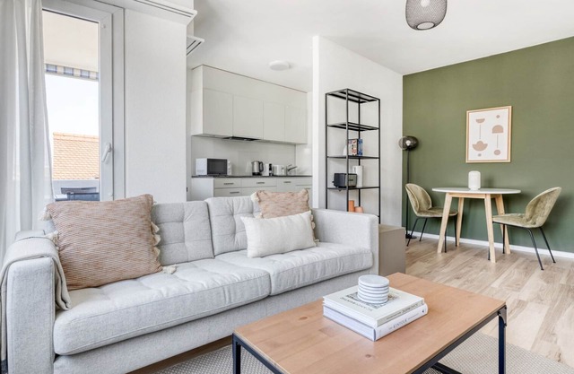 Dreamy Iselin 2 Room w/ Storage, 1min to Local Market, by Blueground
