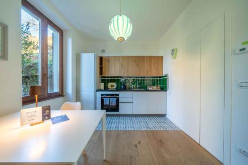 Dreamy Lakeview Attic Escape