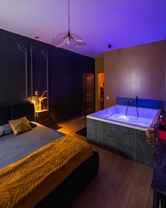 Dreamy Room - Evasion, balnéo & cinéma privé