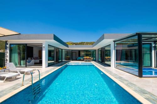 Dreamy Villa with Private Pool and Jacuzzi in Kas