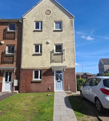 Driftmark Beachfront location Aberavon Beach Sea Views Large Driveway parking private site fibre optic wi fi