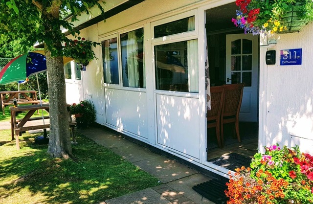 Driftwood, Chalet de 2 dormitorios en el 4 * Welcome Holiday Park, Dawlish Warren