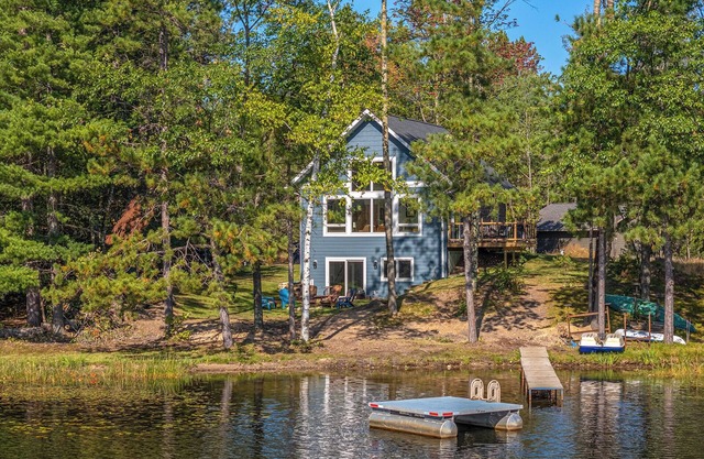 Driftwood Cabin | Newer lakefront cabin, dock, firepit, kayaks, Dogs OK, AC