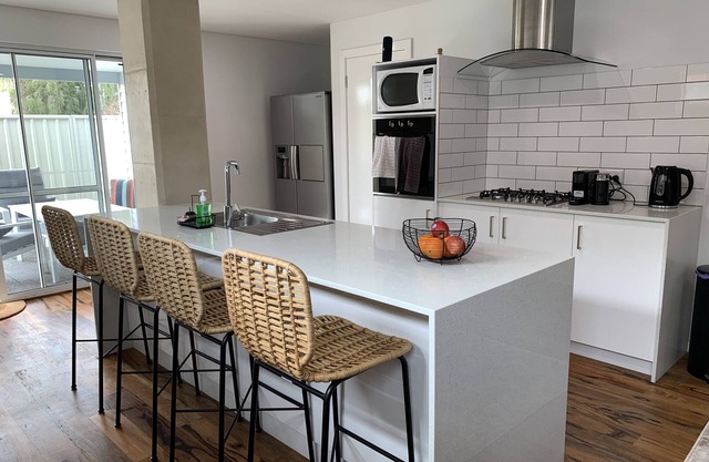 Driftwood - Relax, Recharge and Play - Central Busselton.