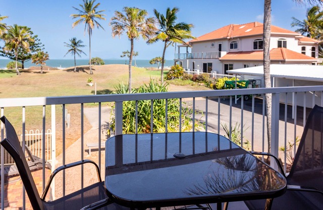 Driftwood on the Beach - Sea View Unit 10