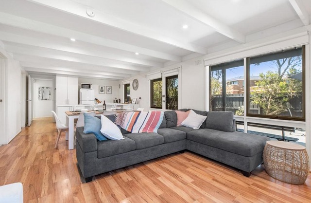 Dromana Beach Holiday House *3 minutes to the sand