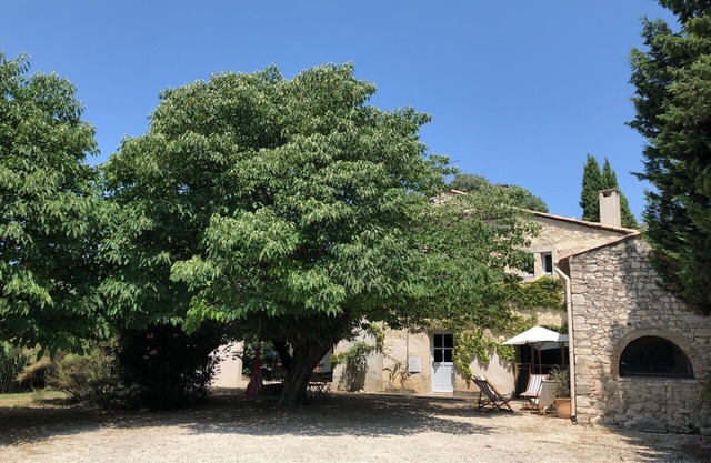 DROME-PROVENÇALE antigua casa de campo con piscina ideal para vacaciones familiares