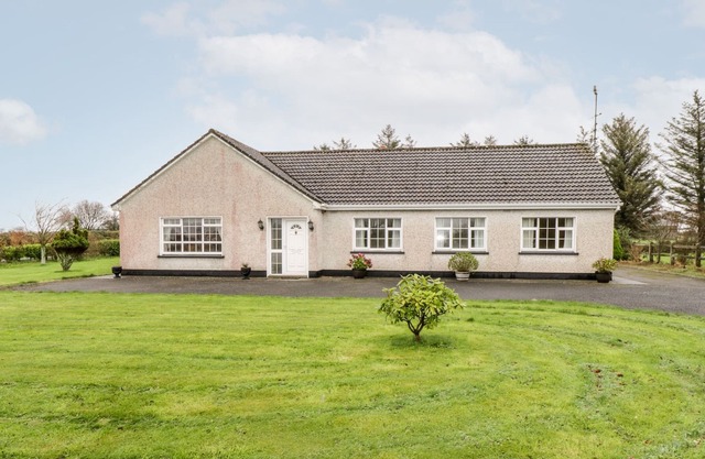 Dromore West Cottage en Dromore West, Condado de Sligo, Ref 4081