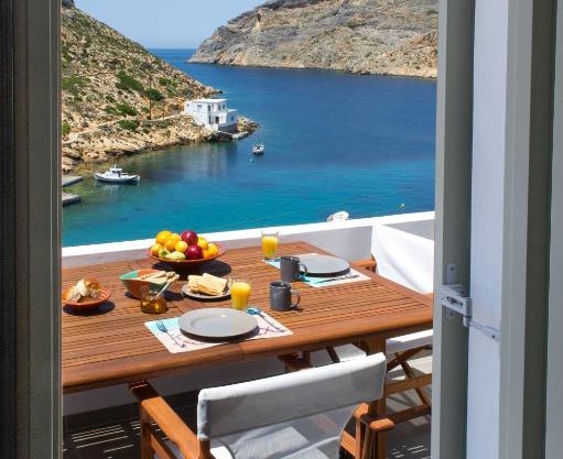 Droufakos’ home, Lux seafront apartment w. View