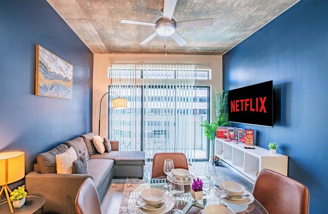 2BD Apartment Gym Pool Parking.g W/D Arts District
