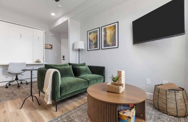 Charming Downtown Tulare Studio – Walk to Shops & Dining