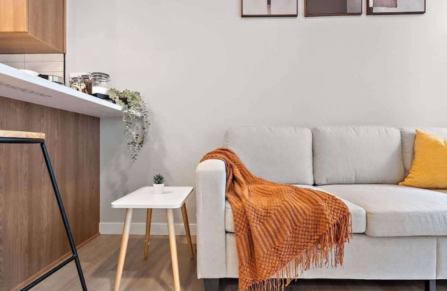 DT, UMN, Lux 2BD Gym, Rooftop, Free Street Parking