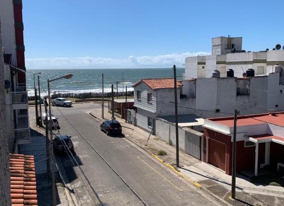 Dto en SANTA TERESITA rento por semana de fin de semana a fin de semana, a 1 cuadra de la playa y 4 del centro p 4 a 6 pax