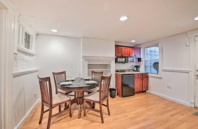 Dtwn Albany Apartment - Walkable Location!