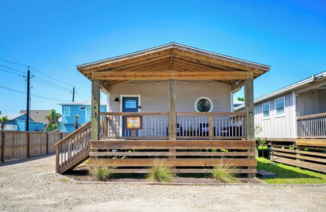 Dual Port A Cottages | 2 Complete Homes | Walk to the Beach + Patio