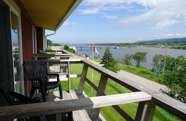 Duck Cove Inn