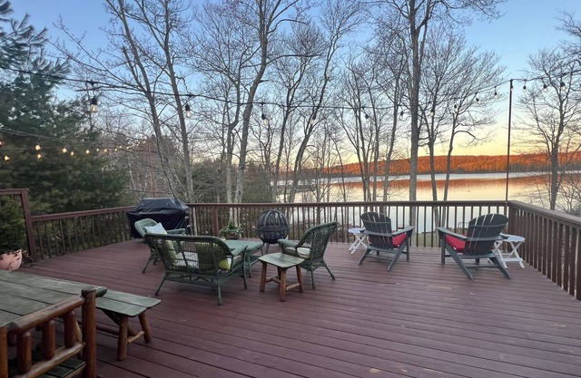 Duck Cove Lodge Lakefront with Sauna