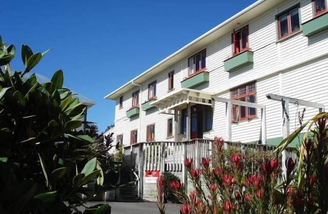 Ducks & Drakes Boutique Motel & Backpackers
