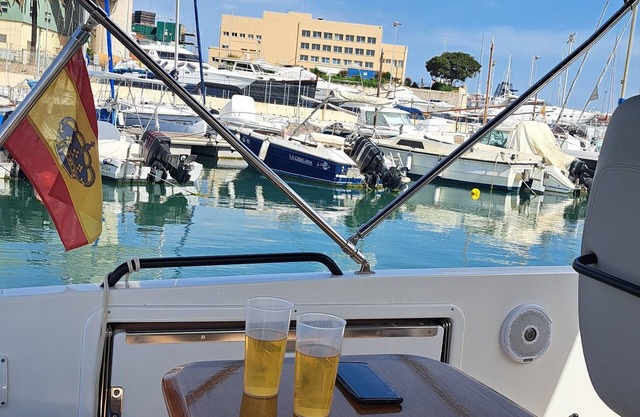 Duerme bajo las estrellas del mar y vive tu experiencia🌜🛥