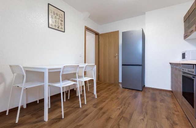 Duisburg - 2 Schlafzimmer Monteurwohnung - Vollausgestattete Küche - WIFI