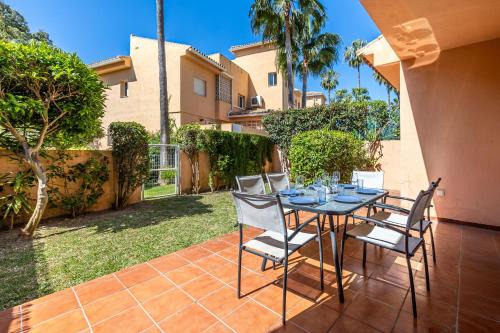 Dunas Beach garden, Marbella 3 beds, 100 mts from the sea