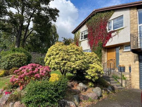 Dundee Seaside Dream House - Sleeps 8 & Parking