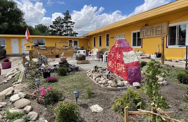 Dundurn Motel