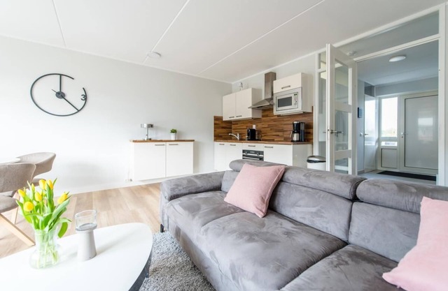 Dünenloft 53 Ameland for up to 4 people - pets welcome - south-facing balcony, close to the beach