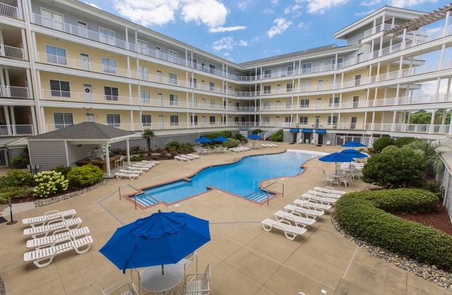 New- Pool, Ocean, Updated!