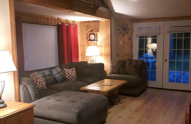 Dunlop Cozy Cottage Getaway