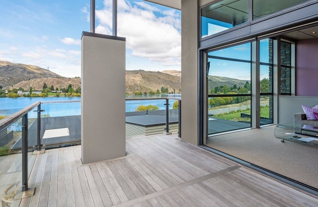 DUNSTAN VIEWS - CROMWELL HOLIDAY UNIT, family friendly in Cromwell