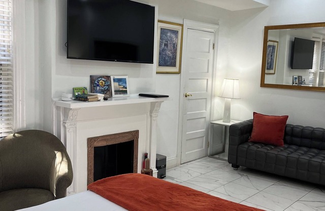 Duplex Apt. Capacidad para 6 personas, estacionamiento subterráneo y en garaje público por una tarifa