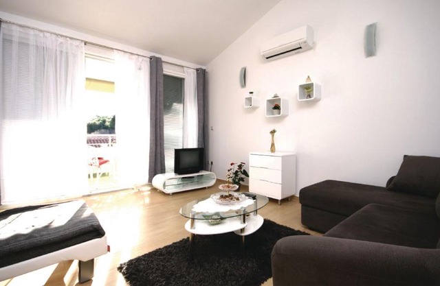 Duplex apartment Jadris