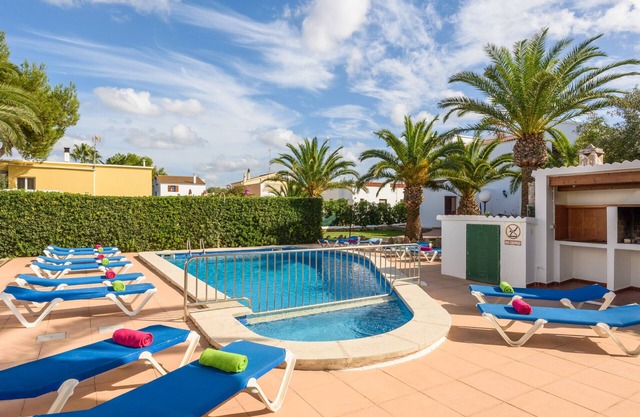Amplio Apartamento tipo Duplex con Piscina, Barbacoa Comunitaria, Wifi,