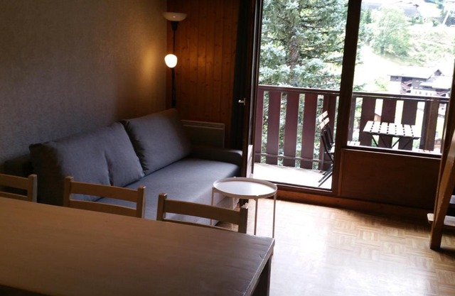 Duplex Centre Village sans Prétention - 6 Pers, Ski-Bus à 100m, Proche Commerces & Pistes (RES31A) - FR-1-459-191
