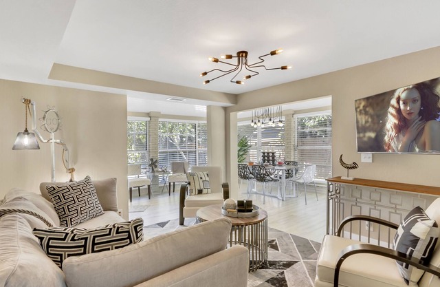 Duplex - hot tub, near Las Olas Blvd