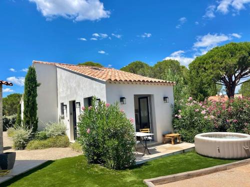 Duplex indépendant dans villa avec jacuzzi et piscine