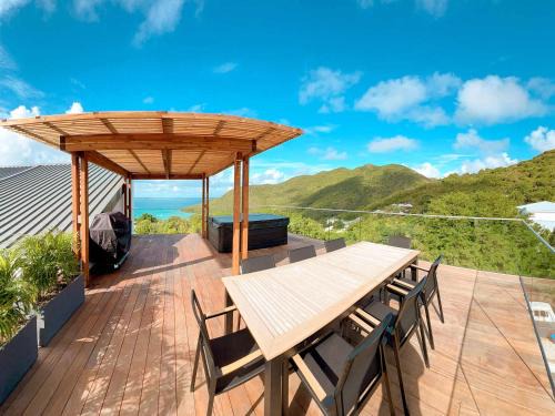 Duplex luxueux avec jacuzzi privé et piscine à débordements - FR-1-734-65