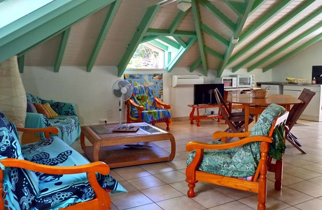 Dúplex hasta 11 personas en una villa cerca del mar.