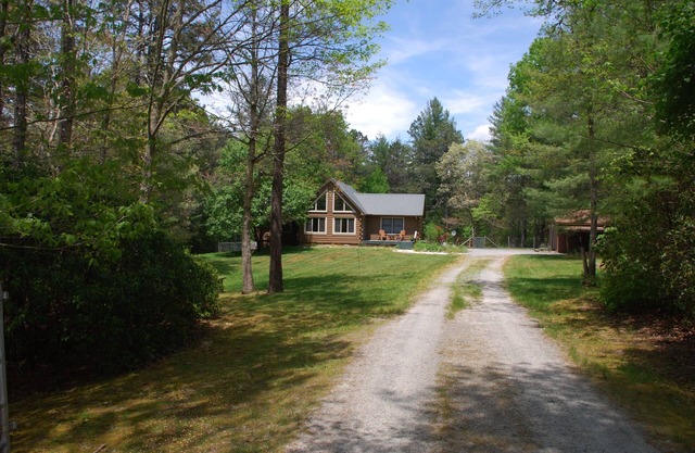 Dupont, cascada, Wifi, patio cercado, Se admiten mascotas, 40 acres