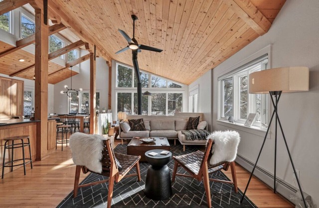Durango Mountain House with Hot Tub and Views - great location