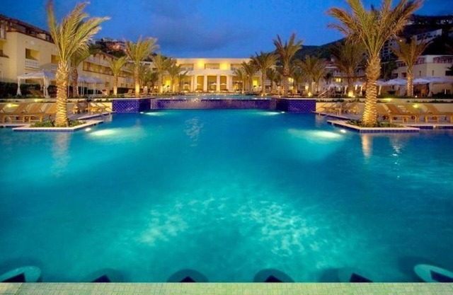 Dutch side of Saint Marteen (St. Martin), Beautiful condo. Sleeps 8. BD3. BT 2