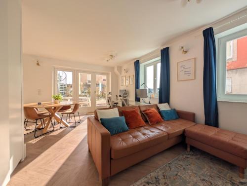 dvnest - Premium 1BR Apartment Designed for Remote Work