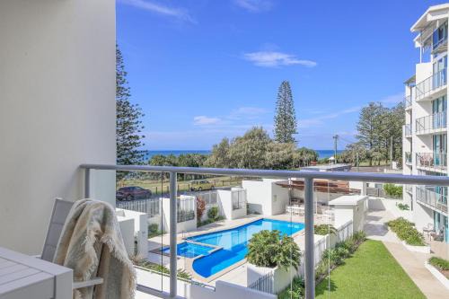 Dwell 40, Oceanfront Apartment